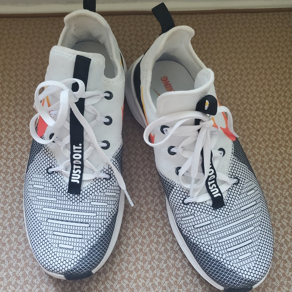 Women's Nikes size 9.5